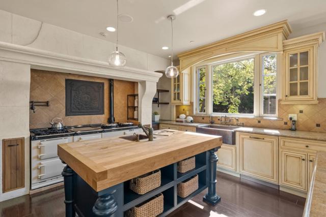 15985 Shannon Road, Los Gatos CA: https://media.crmls.org/mediaz/7b8065be-e6e5-474b-b6a7-0009301e7a5c.jpg