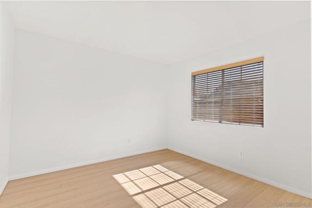 10598 Rancho Carmel Dr, San Diego CA: https://media.crmls.org/mediaz/7b809f87-8c06-4c79-b2b6-88f9190fce08.jpg