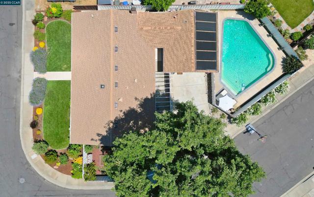 1250 Saint Louis Drive, Concord CA: https://media.crmls.org/mediaz/7b80b86d-a0d3-4ab8-90e5-755902b0f082.jpg