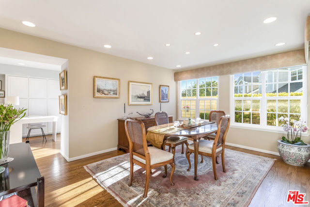 13080 Mindanao Way, Marina del Rey CA: https://media.crmls.org/mediaz/7b80d81c-1d67-4121-9c98-c340a1b7d44d.jpg