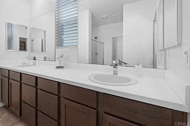 2040 Mindoro Lane, Chula Vista CA: https://media.crmls.org/mediaz/7b81cefc-9366-4f76-a885-c83a01b0ea63.jpg