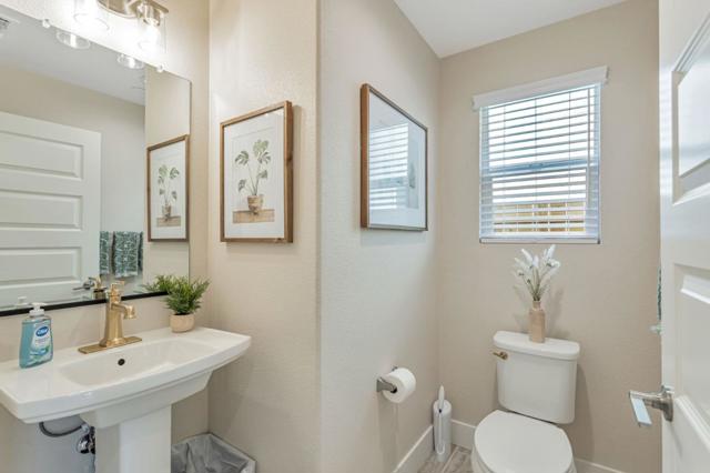 1143 Coyote Peak Way, Hollister CA: https://media.crmls.org/mediaz/7b81d73c-2ea2-49b0-99cd-fbdf25d59383.jpg