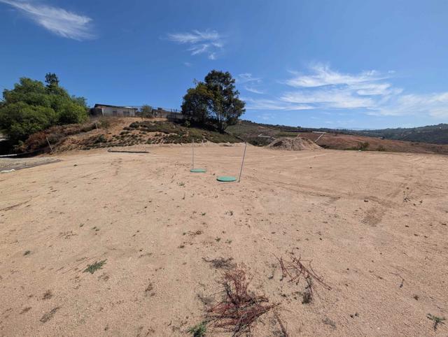 31445 Palos Verdes Drive, Escondido CA: https://media.crmls.org/mediaz/7b826f01-8e87-42dc-ba27-10128d1616bd.jpg