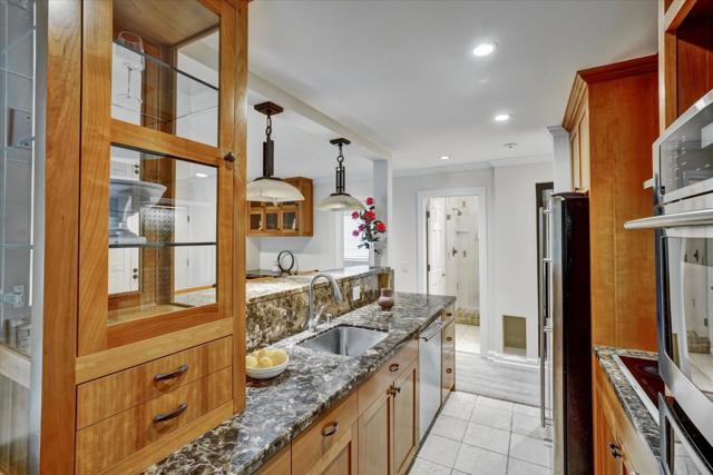 1070 Mercedes Avenue, Los Altos CA: https://media.crmls.org/mediaz/7b82c7c8-435b-4a32-a3fb-c51344538081.jpg