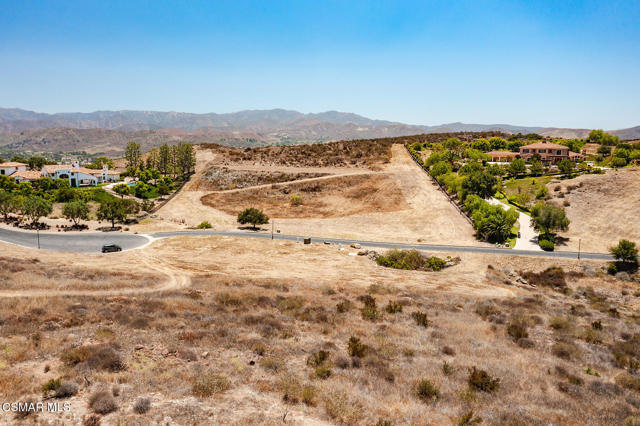 70 Presidential Drive, Simi Valley CA: https://media.crmls.org/mediaz/7b8355a5-a944-46f7-9ad8-f4a53c2c8194.jpg