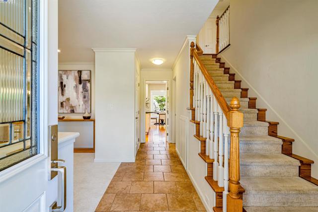 216 Salamanca Ct, San Ramon CA: https://media.crmls.org/mediaz/7b836994-f578-4eea-8350-9306420df411.jpg
