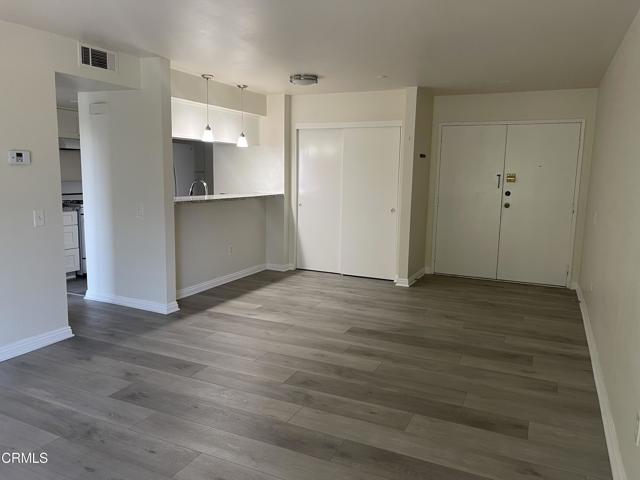 Detail Gallery Image 3 of 17 For 355 S Marengo Ave #305,  Pasadena,  CA 91101 - 2 Beds | 2 Baths