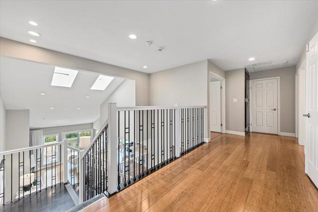 11 Mayflower Lane, San Carlos CA: https://media.crmls.org/mediaz/7b83ff46-733d-4254-9c9d-0988169a909e.jpg