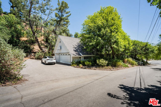 24975 Kit Carson Road photo 6