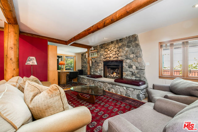 454 E Rustic Road, Santa Monica CA: https://media.crmls.org/mediaz/7b8463f1-e175-441a-876d-9b7e79cec1d9.jpg