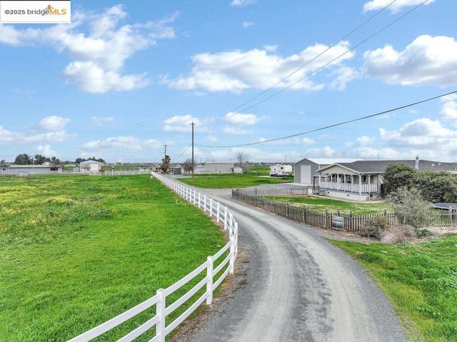 4985 Bixler Road, Byron CA: https://media.crmls.org/mediaz/7b850037-1957-4e16-9eaa-9a00ae6129d3.jpg