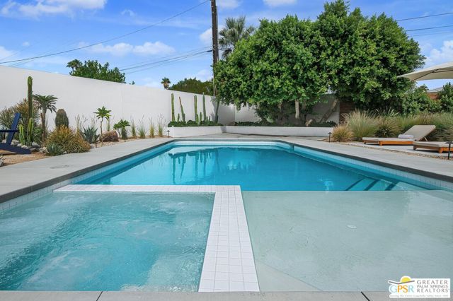 454 E Lindsey Drive, Palm Springs CA: https://media.crmls.org/mediaz/7b8550d3-ab06-4dc5-85c6-507364d193d0.jpg