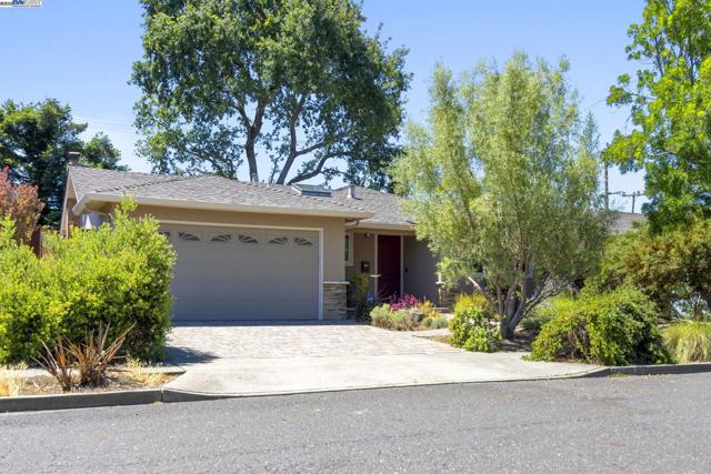 4580 Theresa Ave, Fremont CA: https://media.crmls.org/mediaz/7b857c1f-660b-42e3-9f3f-4e580a91af8b.jpg
