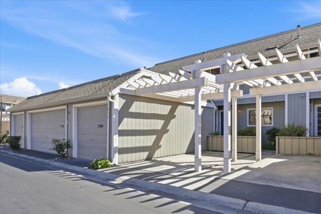 812 Ram Lane, Foster City CA: https://media.crmls.org/mediaz/7b8604bf-e95f-47e0-903e-bc8dbce16324.jpg