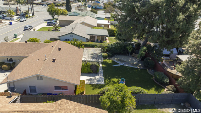 8365 Lake Adlon DR, San Diego CA: https://media.crmls.org/mediaz/7b867382-89ce-418e-b707-58c8f935e5f7.jpg