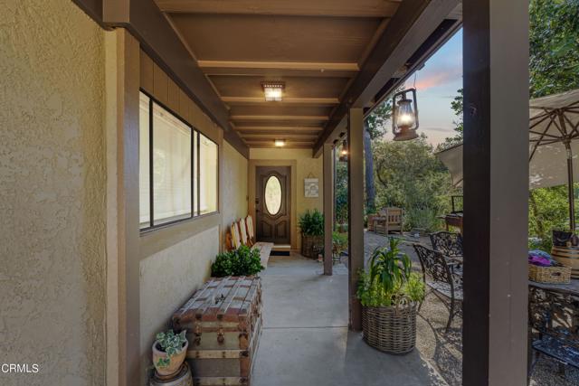 Detail Gallery Image 3 of 46 For 2100 Valley Meadow Dr, Oak View,  CA 93022 - 3 Beds | 2/1 Baths