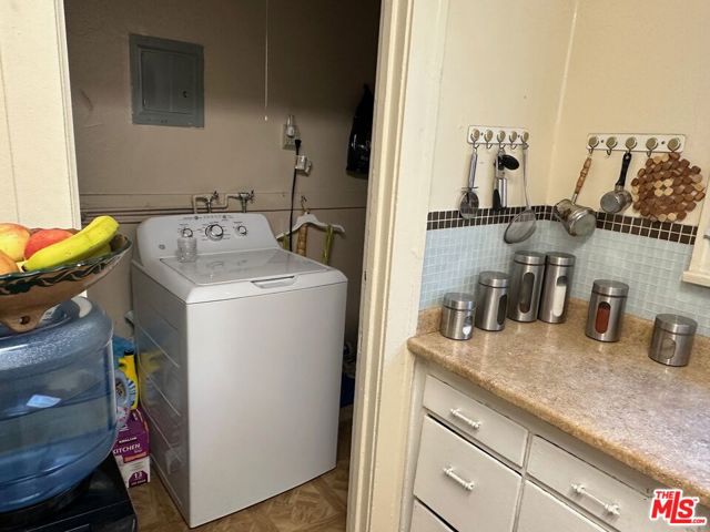 1179 N Berendo Street, Los Angeles CA: https://media.crmls.org/mediaz/7b872746-7676-46d3-b67e-51f693353e6c.jpg
