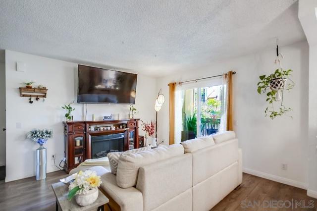 5350 Baltimore Drive, La Mesa CA: https://media.crmls.org/mediaz/7b877fca-a05f-4b10-85a6-6c9a78722f6a.jpg