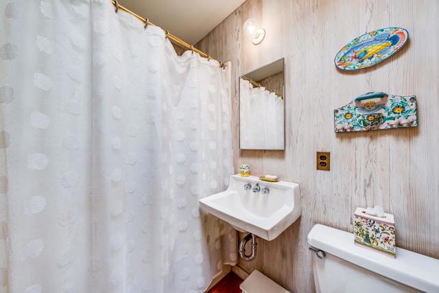 749 Las Olas Drive, Aptos CA: https://media.crmls.org/mediaz/7b880a54-3e5d-4b06-a0ed-c897f19701bd.jpg