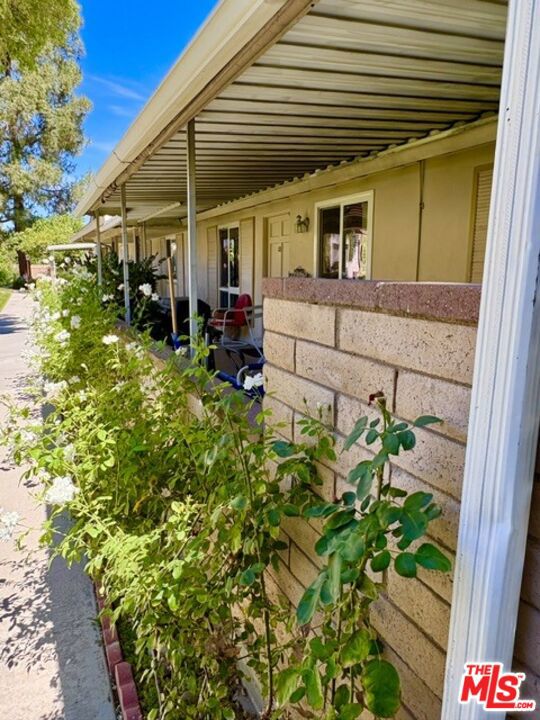 2 Bed Home for Sale in Newhall, California