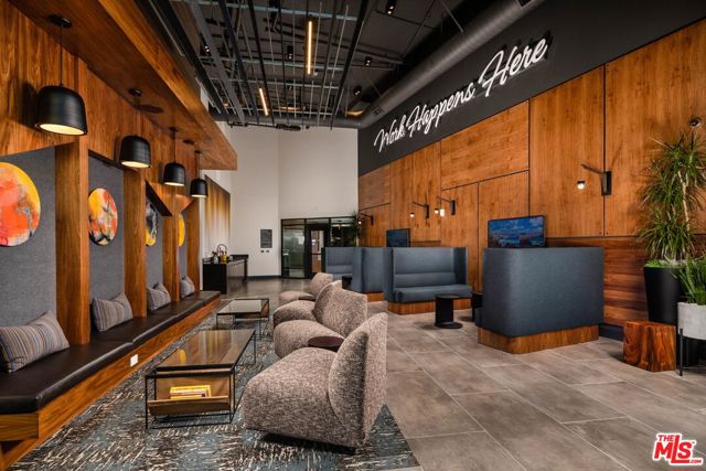 1101 N Main Street, Los Angeles CA: https://media.crmls.org/mediaz/7b88dcc4-ca9c-4ab6-b850-5ab3f64947c0.jpg