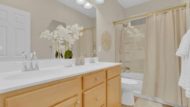 1254 Steinbeck Drive, Hollister CA: https://media.crmls.org/mediaz/7b893088-1474-4ccd-bfc2-c6bee93e6a7e.jpg