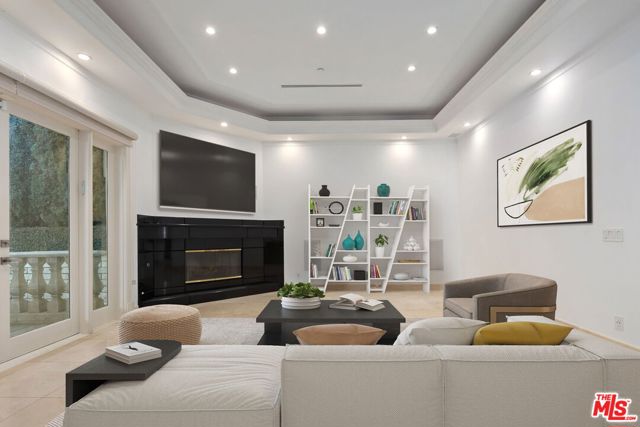 156 S Clark Drive, Beverly Hills CA: https://media.crmls.org/mediaz/7b89664b-2f15-49a9-aae7-161bb215d16b.jpg