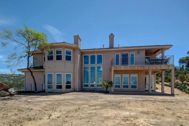 16677 Falcon Heights Rd, Ramona CA: https://media.crmls.org/mediaz/7b89b1fb-6fa6-426d-aa52-4f7835178b4a.jpg
