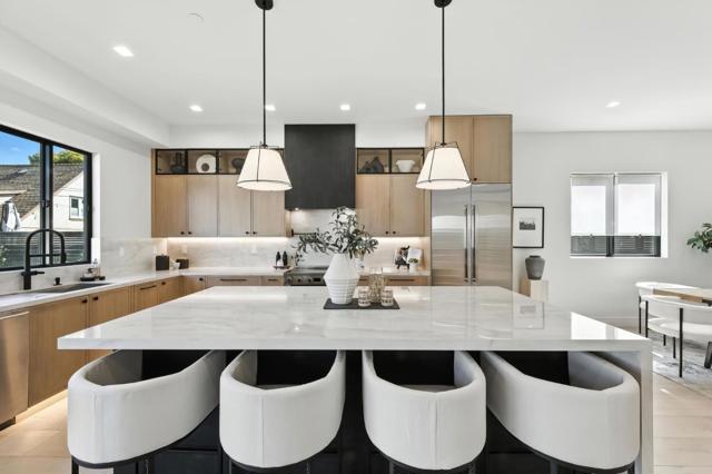 125 15th Avenue, San Mateo CA: https://media.crmls.org/mediaz/7b8a0da1-418a-4d06-a19c-7243aca3c932.jpg