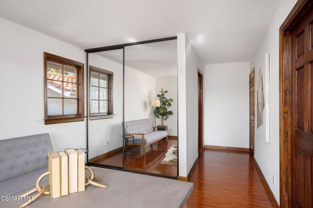 2457 Angelo Drive, Los Angeles CA: https://media.crmls.org/mediaz/7b8abded-5487-4e68-bbba-9c29b944ec50.jpg