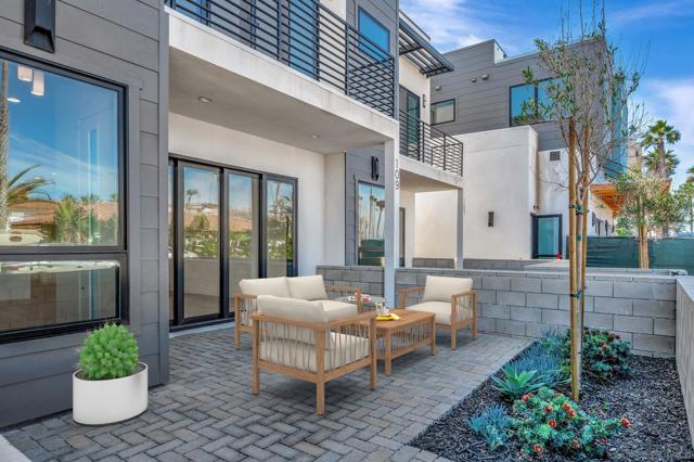 109 Daisy, Imperial Beach CA: https://media.crmls.org/mediaz/7b8ac043-4022-43ab-b6ed-38481ab60309.jpg
