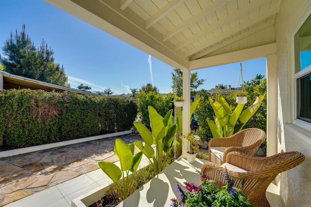 Detail Gallery Image 5 of 39 For 4928 Monroe Ave, San Diego,  CA 92115 - 2 Beds | 2 Baths