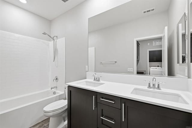 Detail Gallery Image 16 of 34 For 1118 Delpy View, Vista,  CA 92084 - 3 Beds | 2/1 Baths