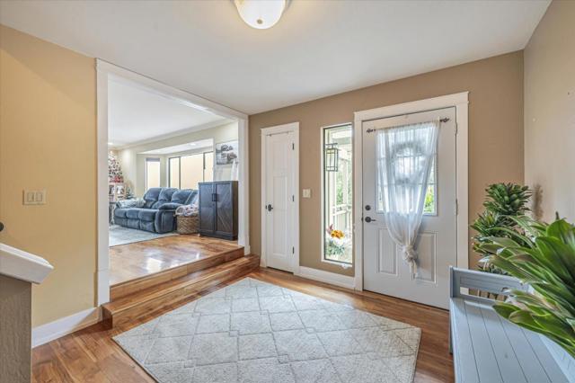 4 Harris Hill Drive, Novato CA: https://media.crmls.org/mediaz/7b8c262c-8d80-4bd8-877a-3f982c621e35.jpg