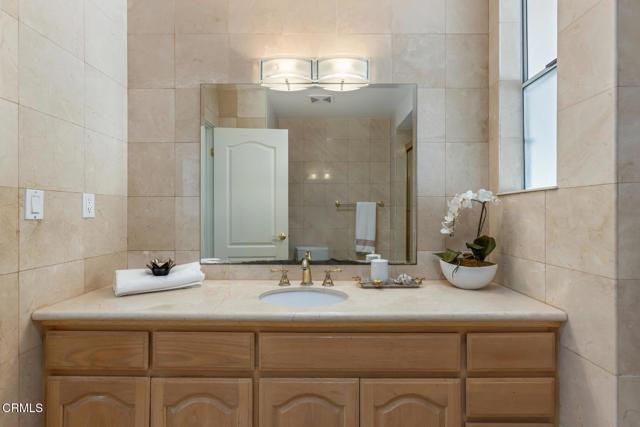 Detail Gallery Image 51 of 70 For 4926 Crown Ave, La Canada Flintridge,  CA 91011 - 3 Beds | 3/1 Baths