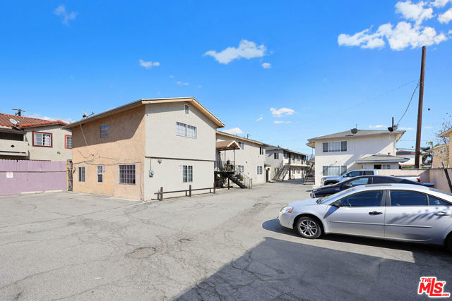 919 Carob Way, Montebello CA: https://media.crmls.org/mediaz/7b8c552f-9856-455f-a89b-06f8b4893971.jpg
