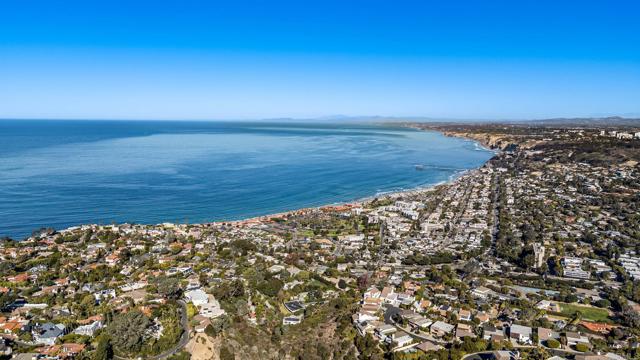 Detail Gallery Image 5 of 75 For 1904 via Casa Alta, La Jolla,  CA 92037 - 7 Beds | 7/2 Baths