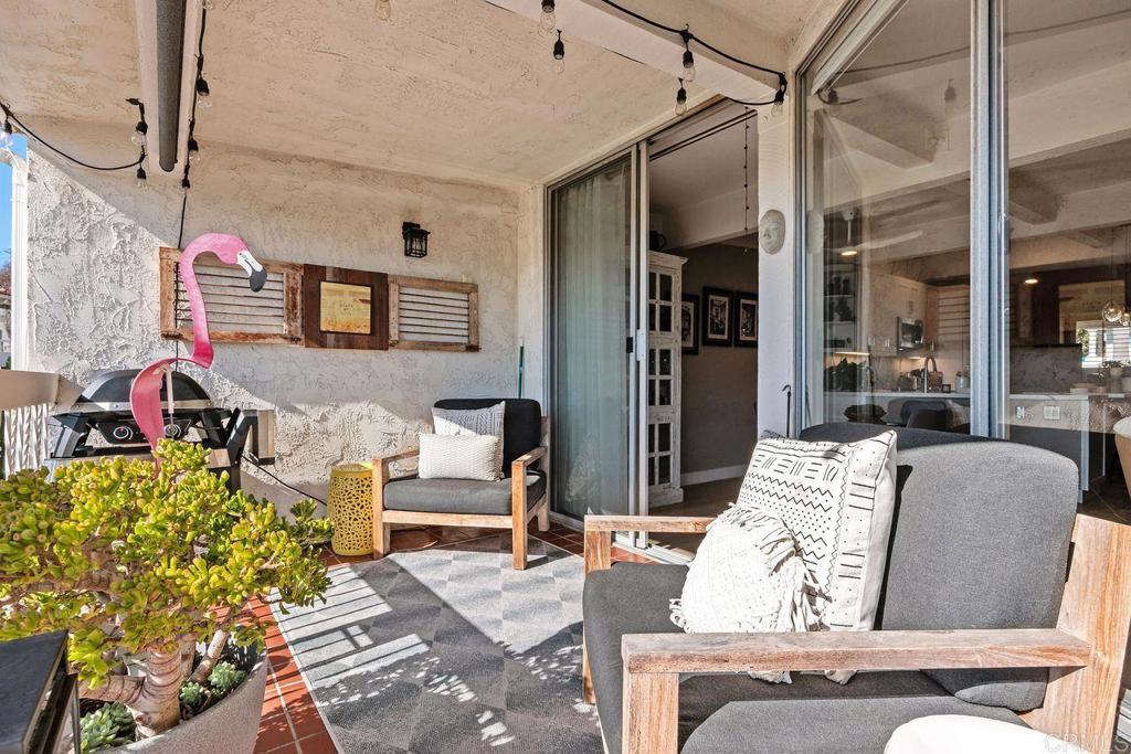 2327 Caringa Way - photo 19