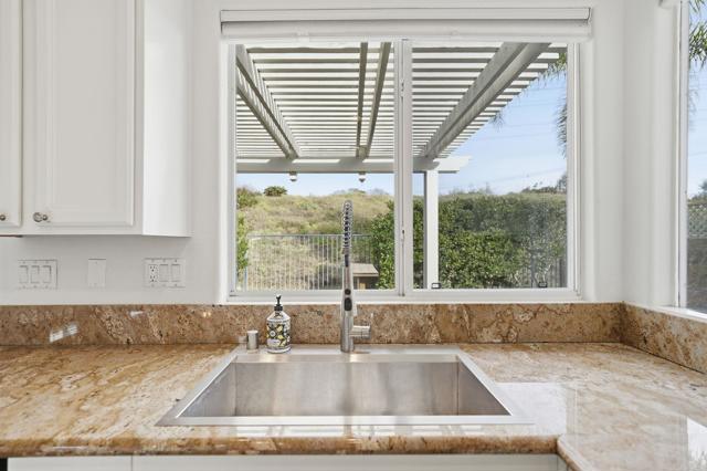 Detail Gallery Image 17 of 49 For 6438 Lilium Ln, Carlsbad,  CA 92011 - 3 Beds | 2 Baths