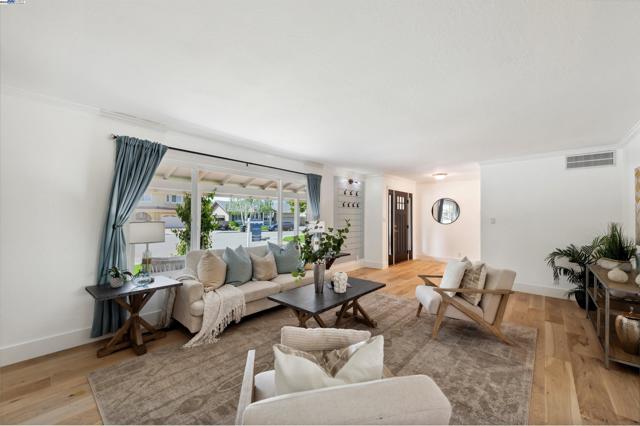 4839 Merganser Ct, Pleasanton CA: https://media.crmls.org/mediaz/7b8ec33f-8072-4770-9f14-53185f9a0f9c.jpg