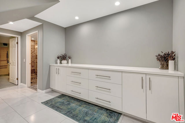 4102 Cachalote Street, Woodland Hills CA: https://media.crmls.org/mediaz/7b8ff29d-7949-4270-ab7f-aa4d74419503.jpg