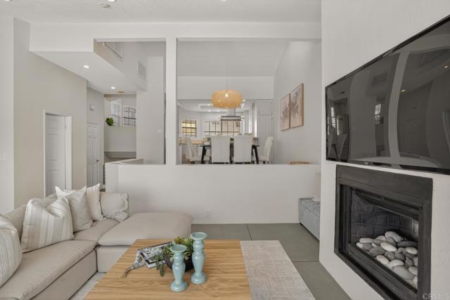 Detail Gallery Image 8 of 55 For 2021 Carnegie Ln #APT 7,  Redondo Beach,  CA 90278 - 3 Beds | 2/1 Baths