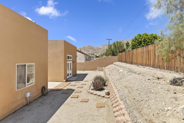 9490 West Drive, Desert Hot Springs CA: https://media.crmls.org/mediaz/7b90462f-e33d-4614-83dd-ac876251eab1.jpg