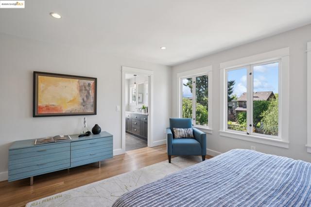 1811 Parker St, Berkeley CA: https://media.crmls.org/mediaz/7b907ae8-6c33-427a-ba82-17532397c74a.jpg
