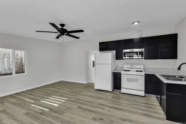 Detail Gallery Image 6 of 14 For 2029 E Ave, National City,  CA 91950 - 2 Beds | 1 Baths