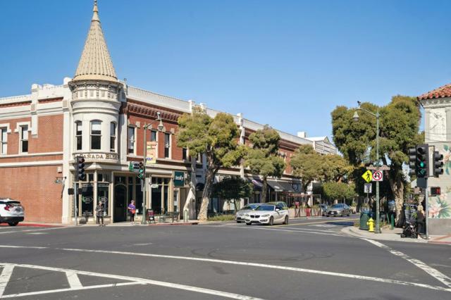 20 Mariposa Avenue, Los Gatos CA: https://media.crmls.org/mediaz/7b911888-2e1f-40c1-b261-11d320516914.jpg