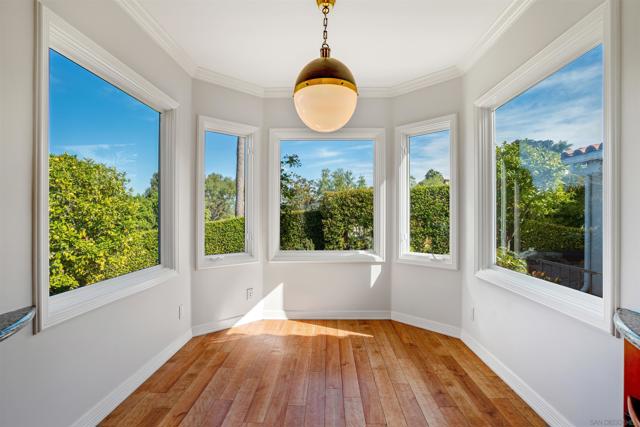 1865 Soledad Ave, La Jolla CA: https://media.crmls.org/mediaz/7b915a5c-e521-44e3-a154-8f4de80fc672.jpg