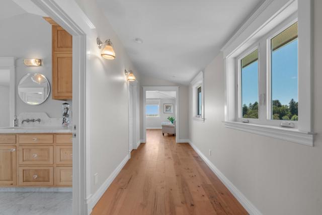 40 S Circle Drive, Santa Cruz CA: https://media.crmls.org/mediaz/7b918d86-292d-402e-8826-d65c94c149c8.jpg
