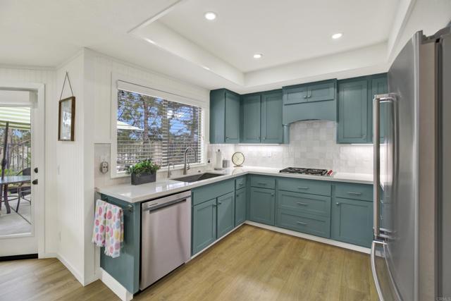 Detail Gallery Image 9 of 46 For 1251 Hatcreek Ct, Vista,  CA 92081 - 3 Beds | 2/1 Baths