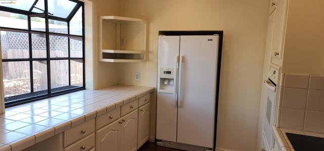 3672 Del Monte Way, San Leandro CA: https://media.crmls.org/mediaz/7b925c90-5194-47e7-af0f-da250a8b1e20.jpg